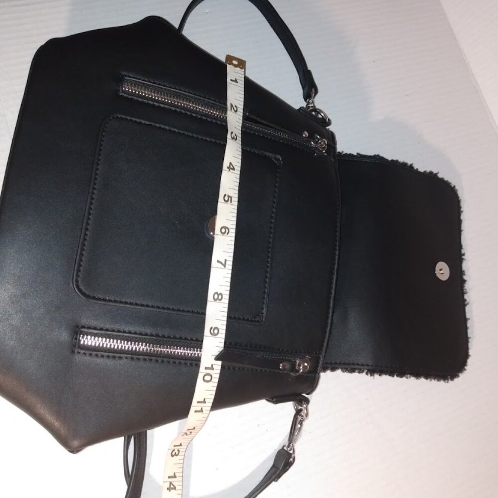 MMS: Black multi compartment crossbody/shoulder bag W/ detachable strap. - Picture 9 of 9